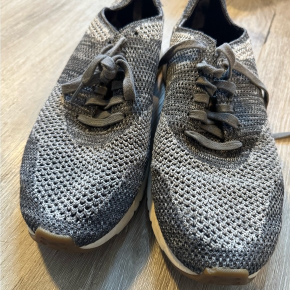 Gray Knit Men's Shoes - Picture 2 of 7